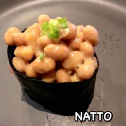 Natto gunkan maki 1p
