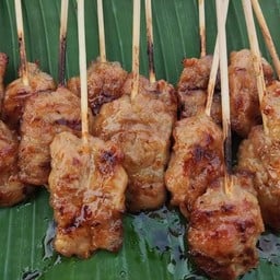 หมูปิ้งนมสด-ไก่ย่างเตาถ่าน (หลังเวล)