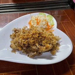 ปลาม้าทอดกระเทียม