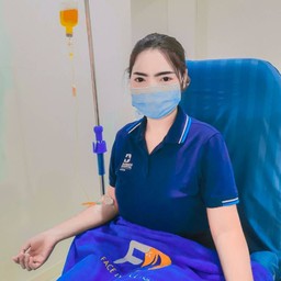 มารีวิวให้วิตามินผิวที่เฟสดีว่าค่ะ คุณหมอมือเบามากๆเลยค่ะ คลินิกสะอาดมาก หรูหราบ