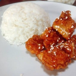 ข้าวไก่ทอดซอสหวานกระเทียม