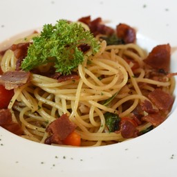 สปาเก็ตตี้าเบค่อนพริกแห้ง