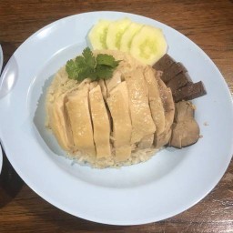 ข้าวมันไก่ปันสุข