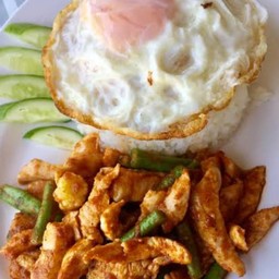 ครัวสามใบเถาอาหารตามสั่ง