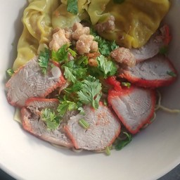 บะหมี่รวม หมูแดง ลูกชิ้น