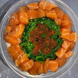 [อร่อยซ่ากับโค้ก] Salmon Tata gohan Don +  โค้ก ออริจินัล (ขวด) 
