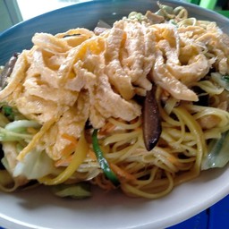 ผัดหมี่ฮ่องกงโรยไข่ซอย