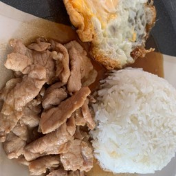 หมูผัดน้ำมันหอย+ดาวไม่ใส่ผัก