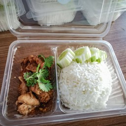ข้าวไก่ทอดกระเทียม