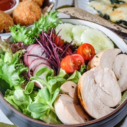 สลัดอกไก่ม้วนซูวี