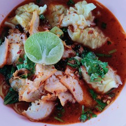 บะหมี่เกี๊ยวต้มยำ