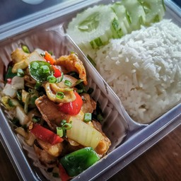 ข้าวไก่ผัดเม็ดมะม่วง
