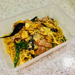 ชอบมากถึงมากที่สุด เส้นสปาเก็ตตี้เหนียว นุ่ม ออเรนเต้มาก หอมพามาซานชีสที่โรยมาให