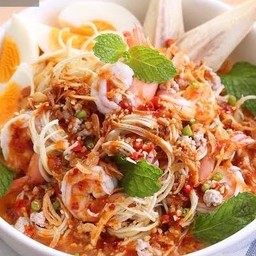 ยำแหนมป้าใจ