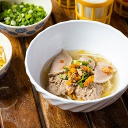 หนึ่งเดียวต้นเตี๋ยวหมู