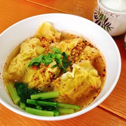 เกี๊ยวหมูเด้ง ต้มยำ