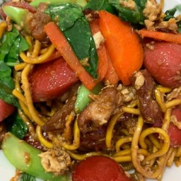 เส้นเหลืองผัดซีอิ๊วโบราณ