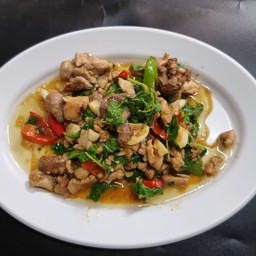 ผัดกะเพราไก่บ้าน