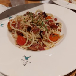 Ñamñam Pasta and Tapas Central Embassy