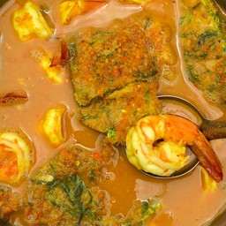 แกงส้มกุ้งชะอมไข่