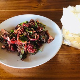 Mee-D Coffee & Tea (กาแฟตู้น้ำเงิน)