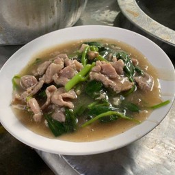 ราดหน้าเส้นใหญ่