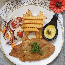 ปลาแพนกาเซียย่าง กับซอสเนนกระเทียม+French fries