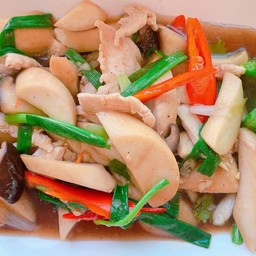 ผัดเห็ดสามสหาย(กับข้าว)