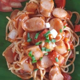 สปาเก็ตตี้ ซอส ไส้กรอก