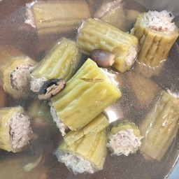 ต้มจืดมะระยัดไส้หมู ชิ้นละ
