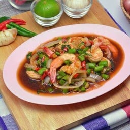 ผัดกะเพรากุ้ง