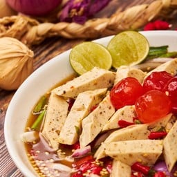 ยำสองใจ หมูยอ ไข่แดงเค็ม