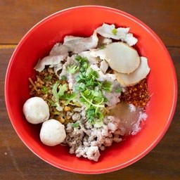 ก๋วยเตี๋ยวแห้งหมู