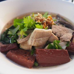 ต้มเลือดหมูนายอ้วน บางขัน