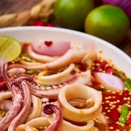 ยำปลาหมึก