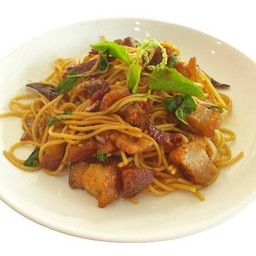 สปาเก็ตตี้ผัดขี้เมาหมูกรอบ