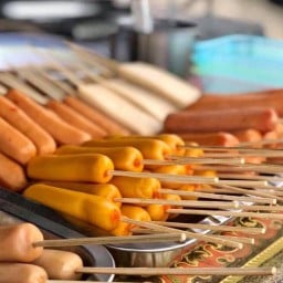 พี่จี้ ลูกชิ้นปิ้งย่างเตาถ่าน น้ำจิ้มรสเด็ด