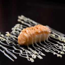 ซูชิแซลมอน (เบิร์น ราดซอส)