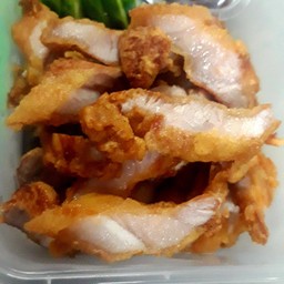 สามชั้น ทอดน้ำปลา (จิ้มแจ่ว)