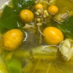 ไก่ต้มขมิ้น