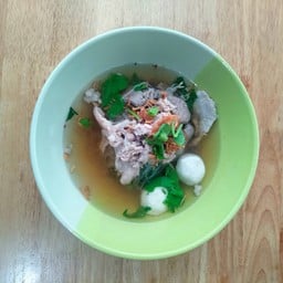 ก๋วยเตี๋ยวหมูน้ำใส