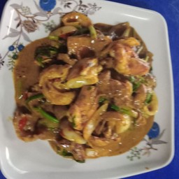 ผัดผงกะหรี่(กับข้าว)