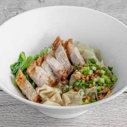 เกี๊ยว หมูกรอบ น้ำ (พิเศษ)