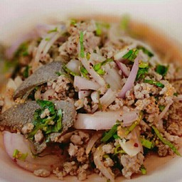 ก๋วยเตี๋ยวเจ้เกี้ย (ตลาดโต้รุ่งอุทัย) บาย ชบา
