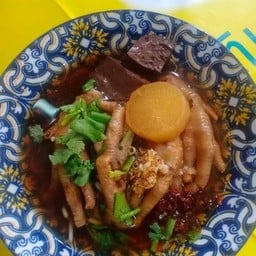 ร้านน้องเมย์ก๋วยเตียวขาหมู_ไก่ตุ๋น