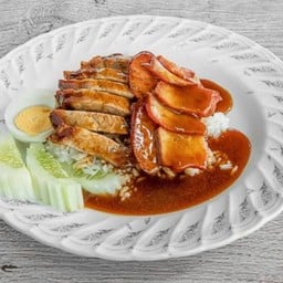ข้าวหมูแดง + หมูกรอบ (ธรรมดา)