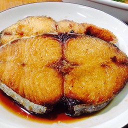 ปลาอินทรีย์ทอดซีอิ๊ว