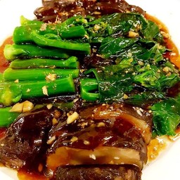 คะน้าฮ่องกงน้ำมันหอย 香港芥兰苗炒香菇