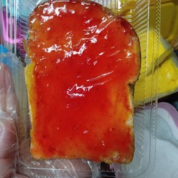 ขนมปังปิ้ง-แยมสตรอเบอร์รี่