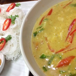 แกงกะทิปู พร้อมเส้นหมี่